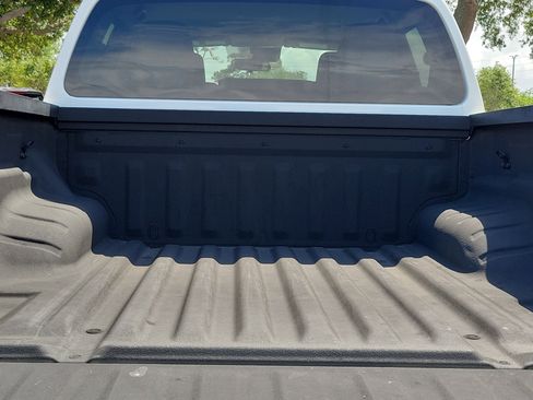 Used 2022 Nissan Frontier SV image 8