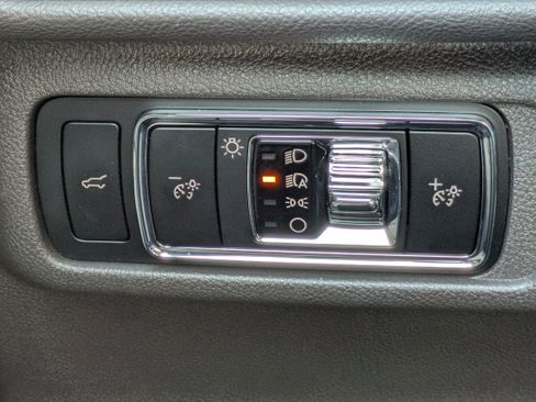 Used 2023 Lincoln Corsair Standard Sport Utility image 24