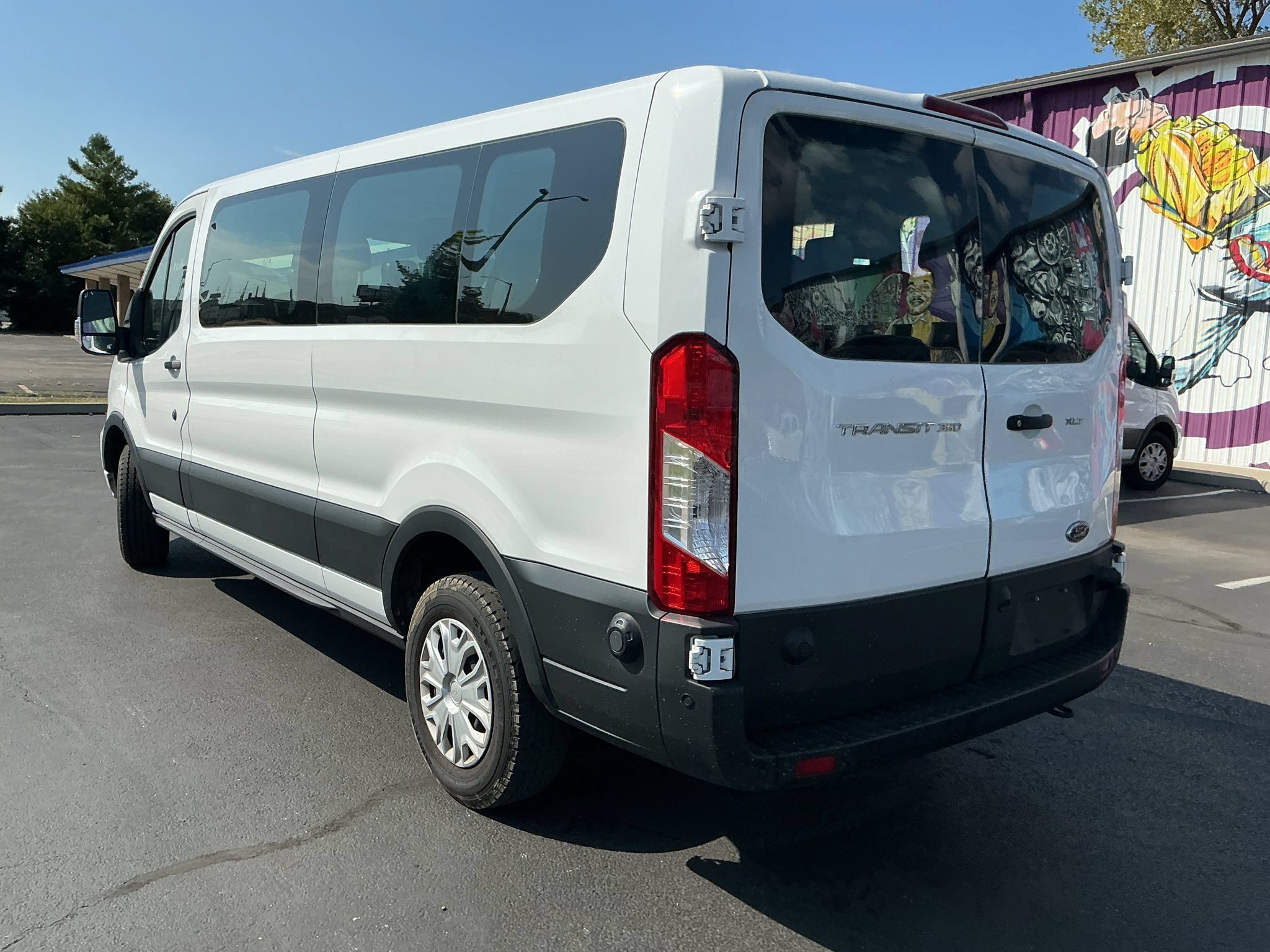 Used 2024 Ford Transit 350 XLT RWD image 4
