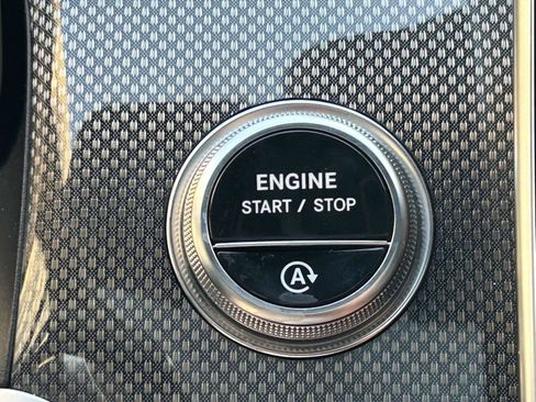 Certified 2025 Mercedes-Benz GLC 300 4MATIC image 33