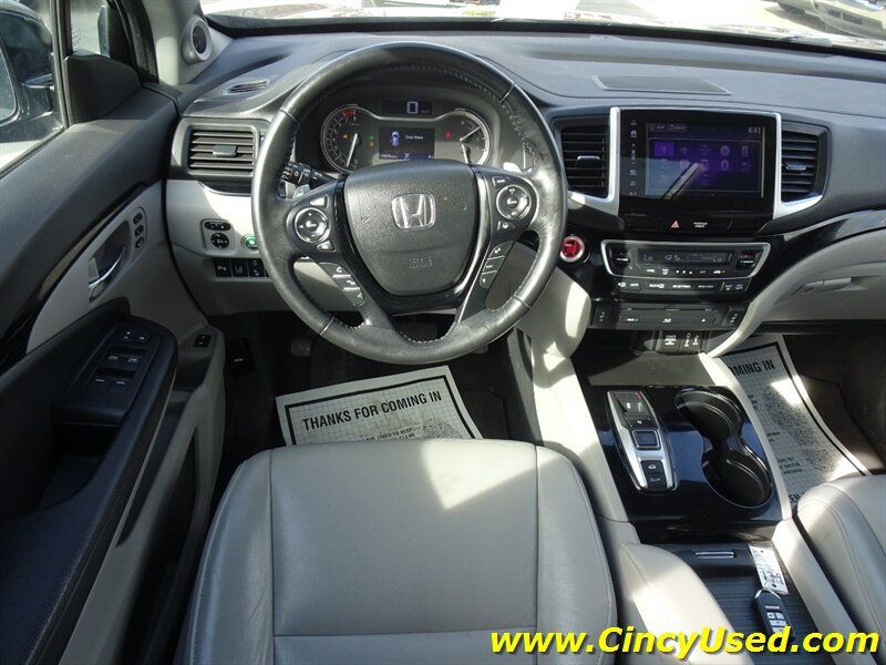 Used 2017 Honda Pilot Touring image 9