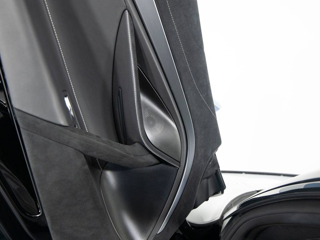 Used 2024 McLaren 750S Spider RWD image 12