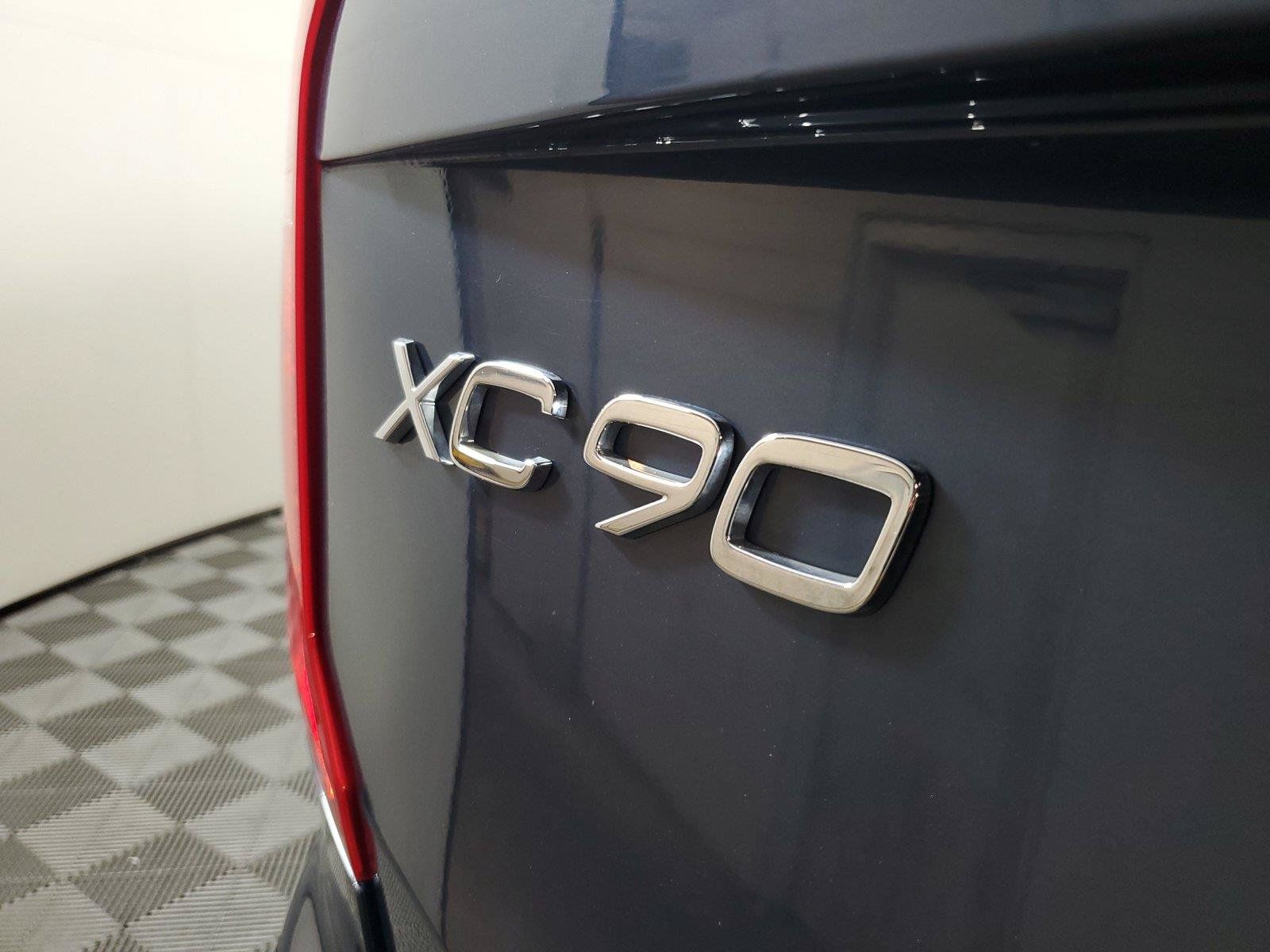 Certified 2024 Volvo XC90 T8 Plus AWD/4WD image 5