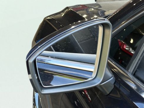 Used 2019 Volkswagen Tiguan SE w/ Panoramic Sunroof Package FWD image 29