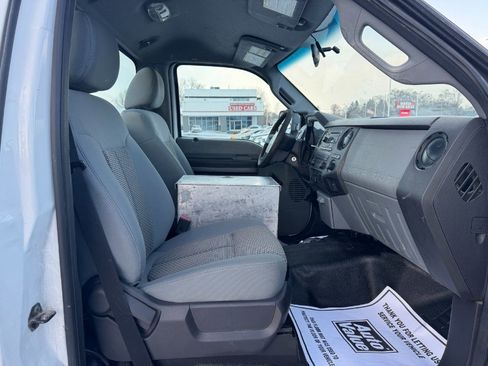 Used 2011 Ford F350 XL w/ Camper Pkg image 16