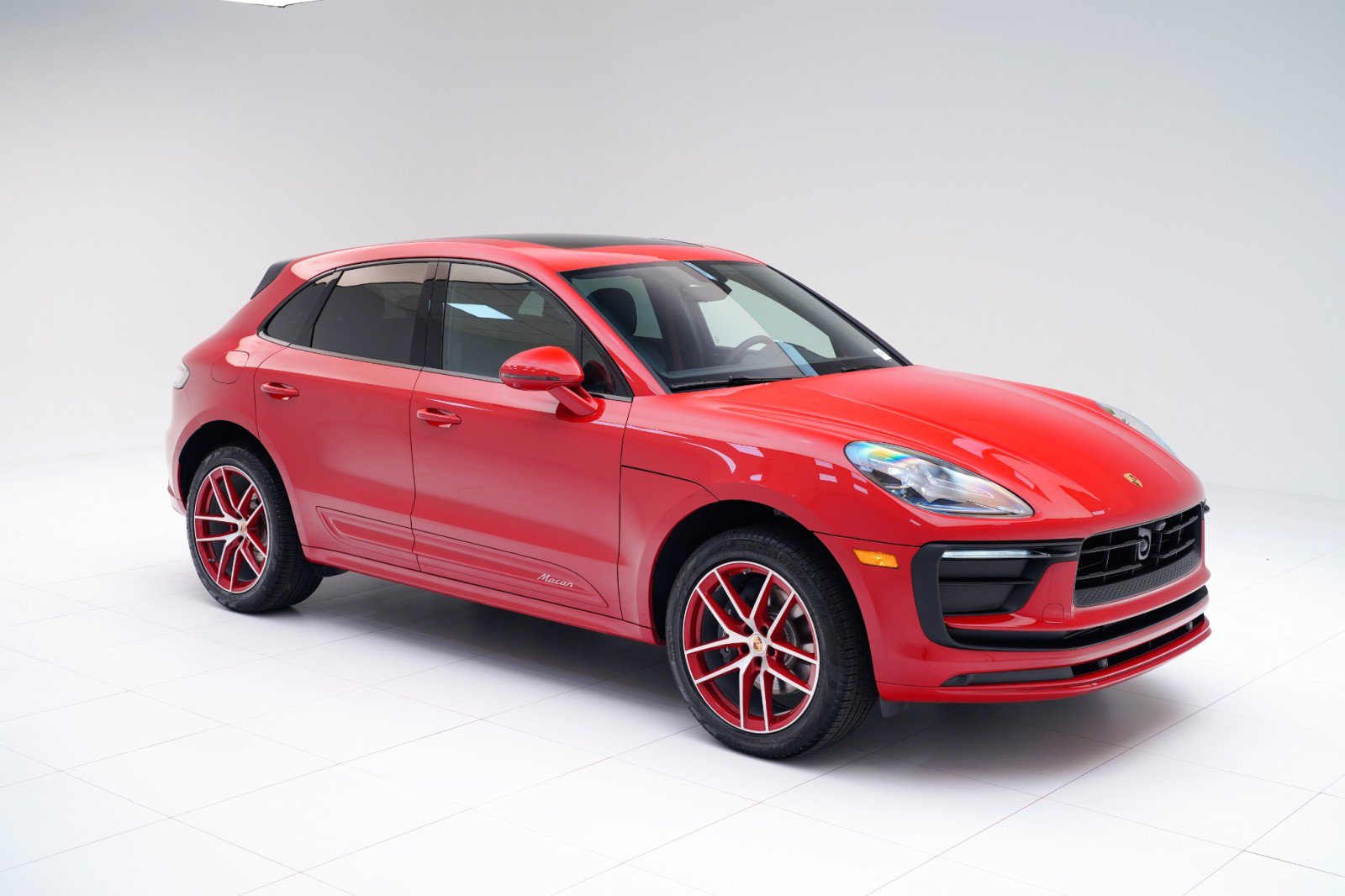 Certified 2026 Porsche Macan AWD/4WD image 7