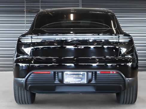 Certified 2025 Porsche Macan 4S Electric image 9