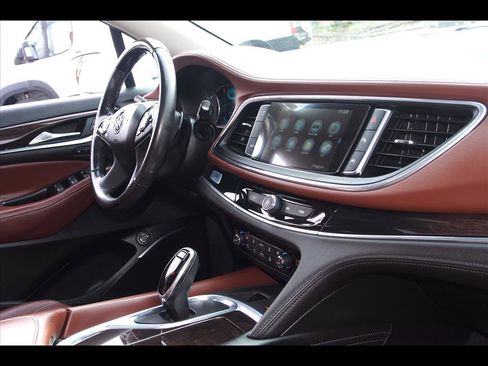 Used 2019 Buick Enclave Avenir w/ Avenir Technology Package image 17