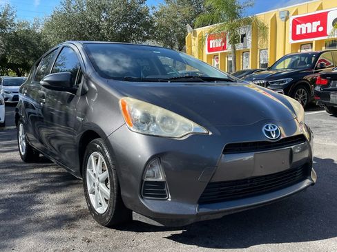 Used 2013 Toyota Prius C One image 4