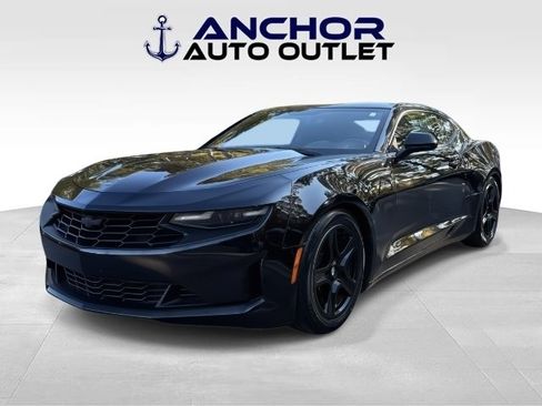 Used 2019 Chevrolet Camaro LT image 4