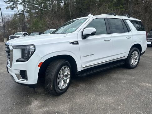 Used 2022 GMC Yukon SLT w/ SLT Luxury Package image 1