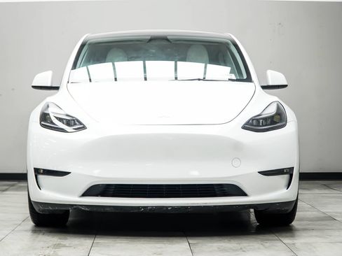 Used 2023 Tesla Model Y Performance AWD/4WD image 8