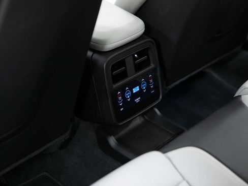 Certified 2024 Porsche Taycan GTS image 29