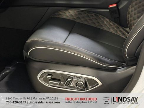 New 2025 Jeep Grand Cherokee Summit image 28