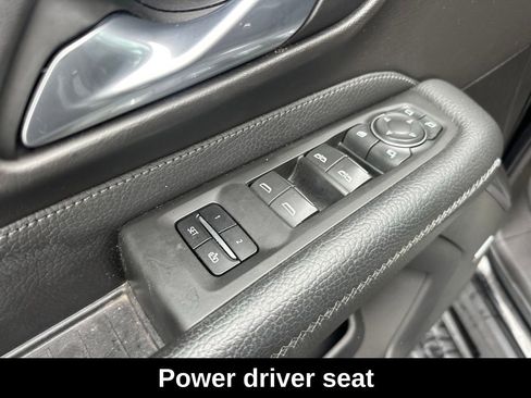 Used 2022 GMC Yukon Denali w/ Denali Premium Package image 14