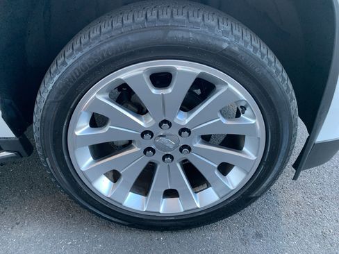 Used 2017 Cadillac Escalade ESV 4WD image 13