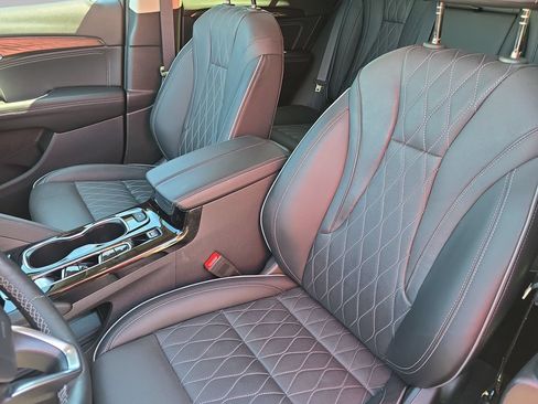 Certified 2023 Buick Envision Avenir AWD/4WD image 17