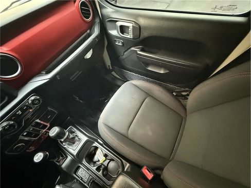 Used 2020 Jeep Gladiator Rubicon w/ Trailer Tow Package image 11