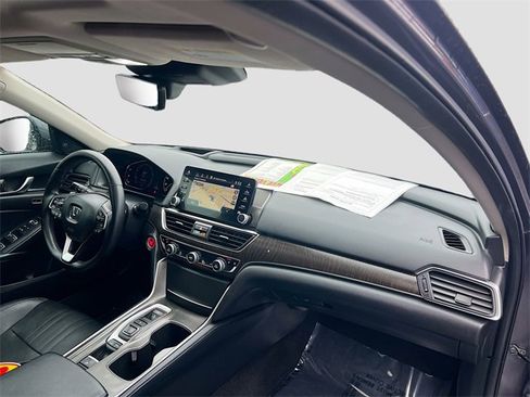 Used 2018 Honda Accord Touring image 30