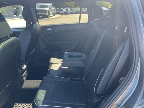 Used 2022 Volkswagen Tiguan SEL R-Line image 16