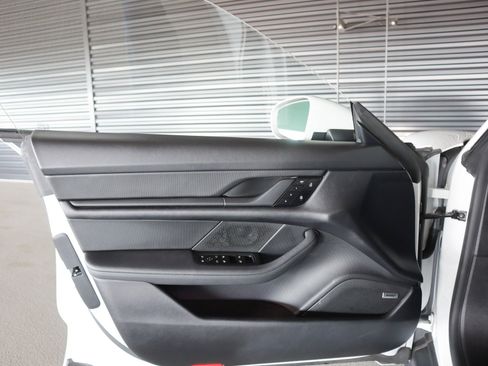 Used 2024 Porsche Taycan 4S image 23