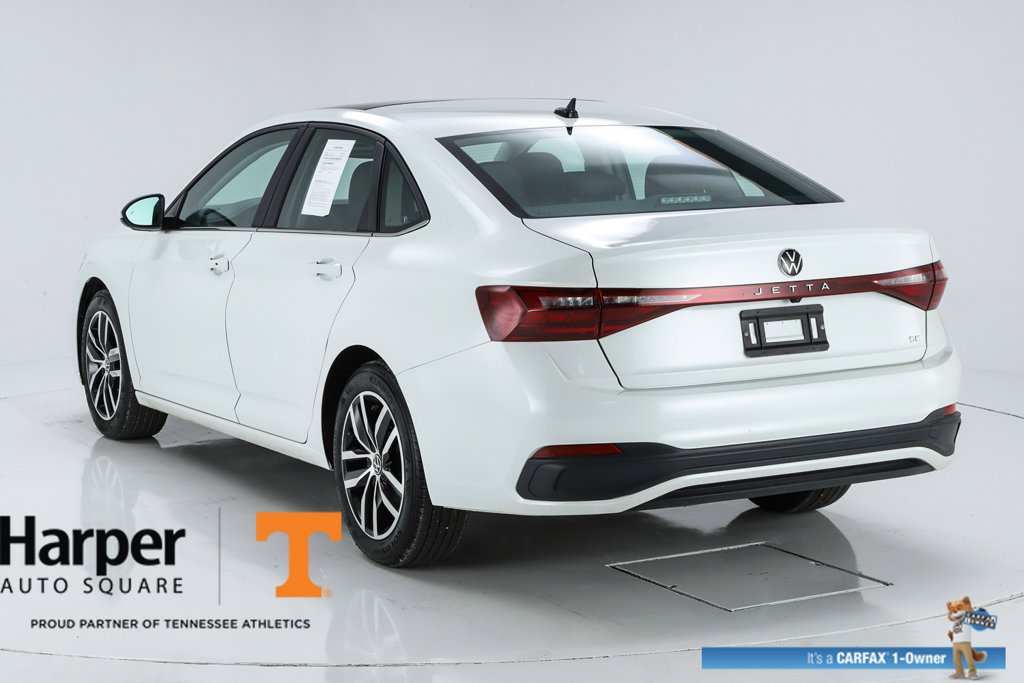 Used 2025 Volkswagen Jetta SE w/ Sunroof Package FWD image 7