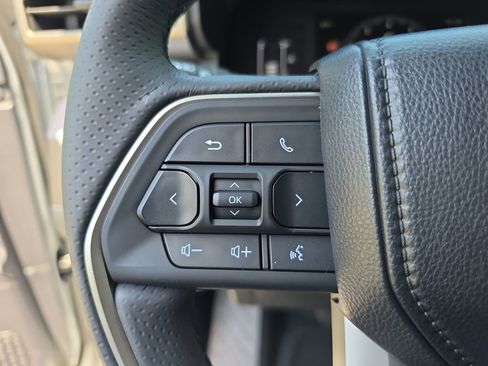 New 2026 Toyota 4Runner SR5 AWD/4WD image 13