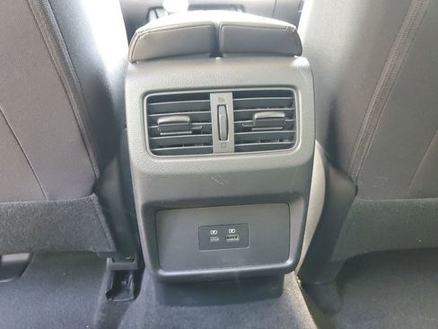 Used 2023 Nissan Rogue SV AWD/4WD image 11