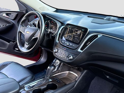 Used 2018 Chevrolet Malibu Premier w/ Premier Sun and Wheel Package image 5