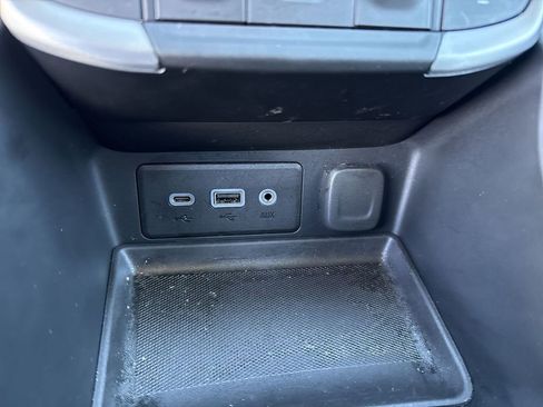 Used 2024 GMC Terrain SLE image 29