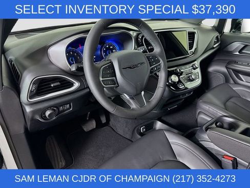 New 2026 Chrysler Voyager LX FWD image 9