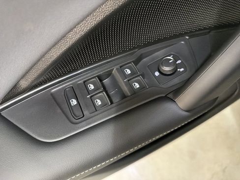 New 2026 Volkswagen Tiguan SE R-Line AWD/4WD image 19