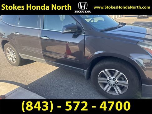 Used 2017 Chevrolet Traverse LT image 5