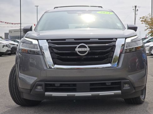 Used 2024 Nissan Pathfinder SL w/ SL Premium Package image 17