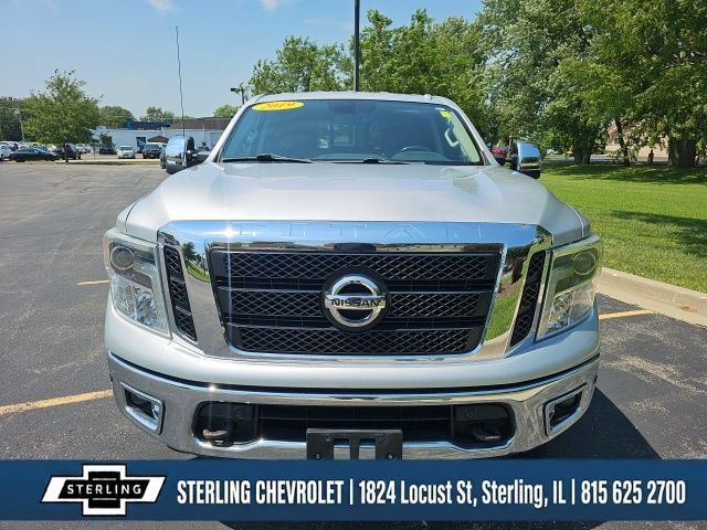 Used 2017 Nissan Titan SL w/ SL Towing Convenience Package AWD/4WD image 8