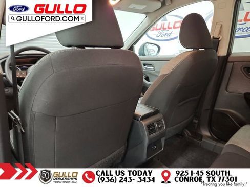 Used 2023 Nissan Rogue SV image 15