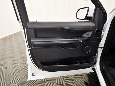 Used 2024 Ford Expedition XLT image 13