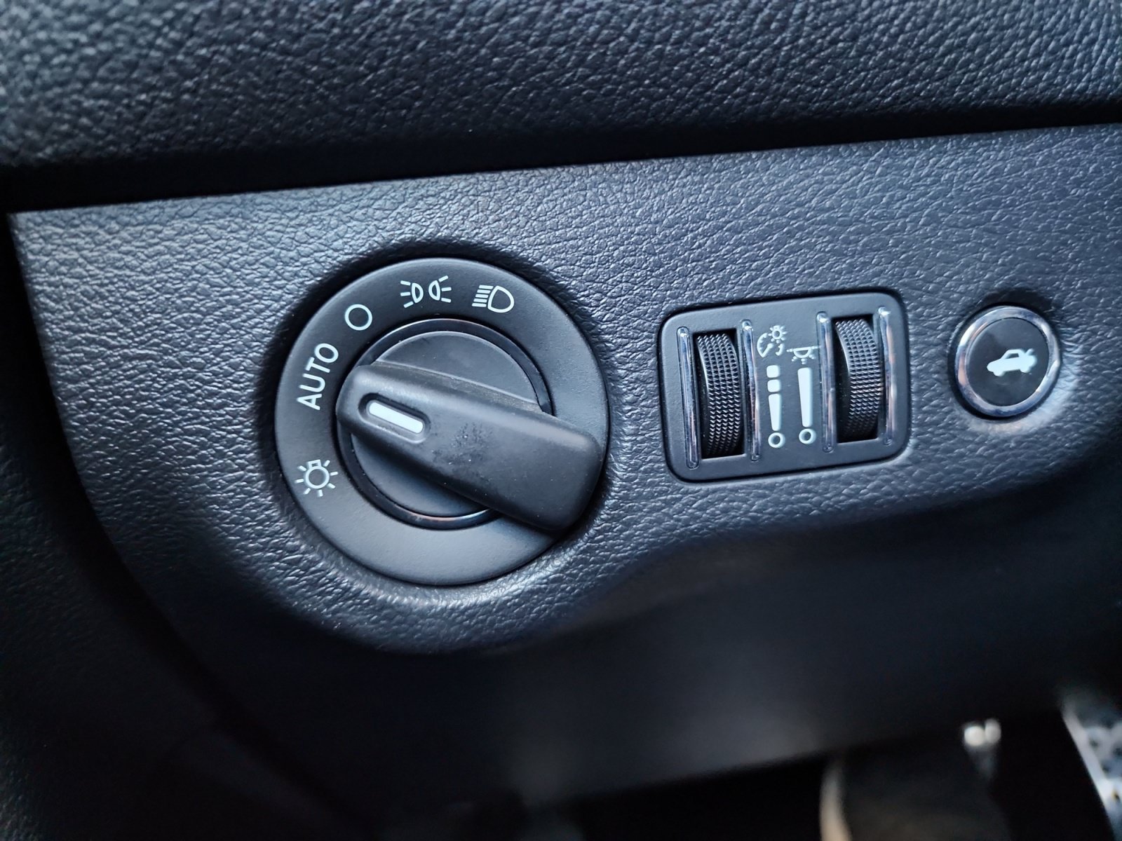 Used 2021 Dodge Challenger R/T Scat Pack RWD image 24