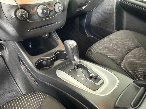 Used 2020 Dodge Journey SE w/ SE Popular Equipment Group FWD image 27