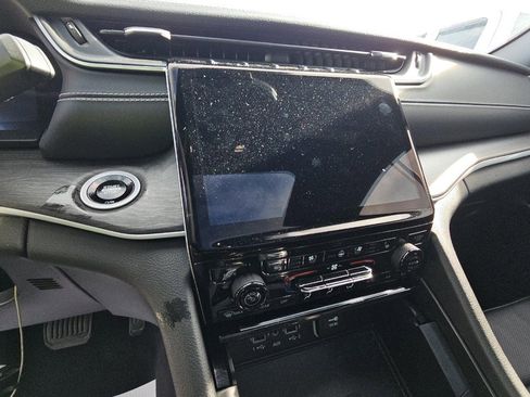 Used 2024 Jeep Grand Cherokee Limited 4xe image 9