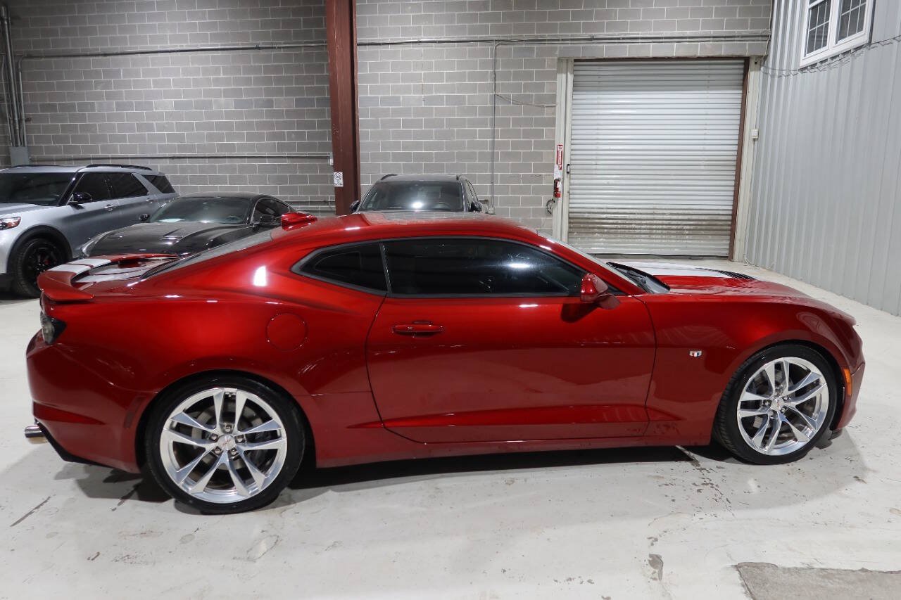 Used 2021 Chevrolet Camaro SS RWD image 6