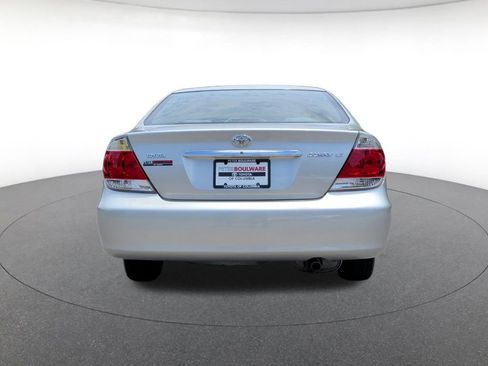Used 2005 Toyota Camry LE FWD image 4
