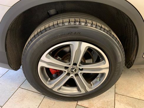 Used 2019 Mercedes-Benz GLC 300 4MATIC image 11