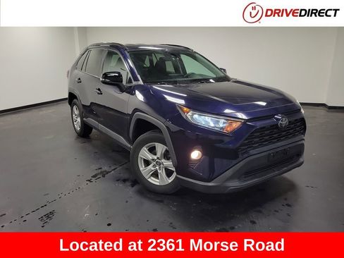 Used 2020 Toyota RAV4 XLE image 1