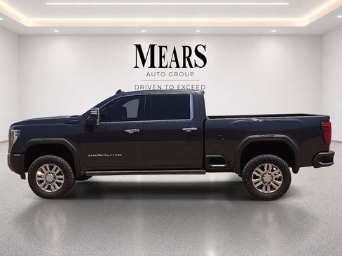 Used 2024 GMC Sierra 2500 Denali Ultimate AWD/4WD image 2