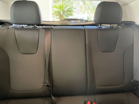 Used 2025 Buick Encore GX Preferred image 36