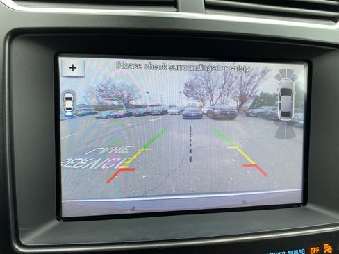 Used 2018 Ford Explorer Platinum image 22