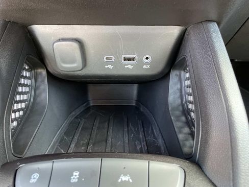 Used 2023 Chevrolet TrailBlazer LT FWD image 22
