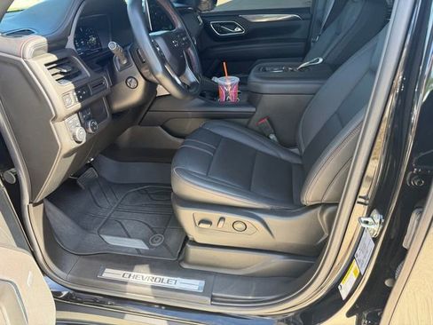 Used 2024 Chevrolet Suburban RST w/ Luxury Package AWD/4WD image 5