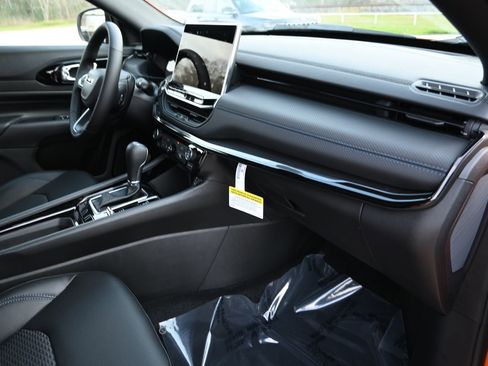 New 2026 Jeep Compass Latitude image 24